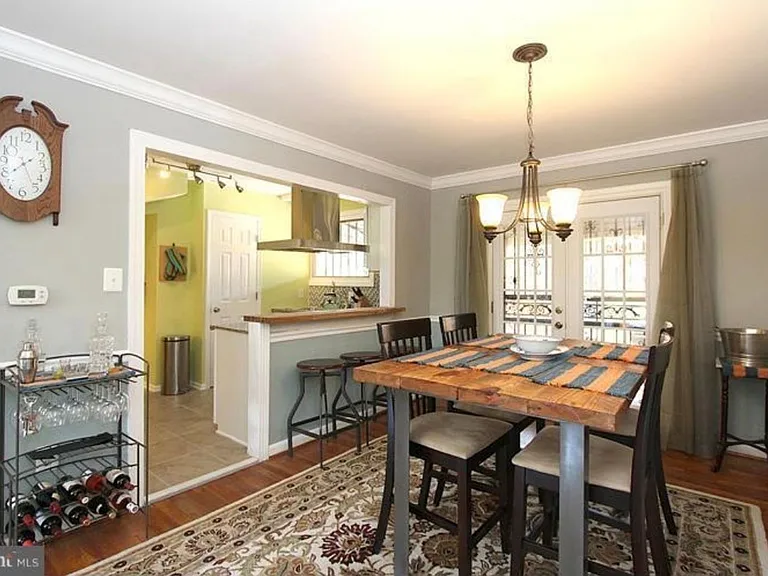 1376 W St NE — Photo 3