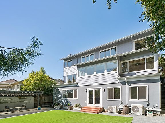 3rd image of 4923 Harbord Dr