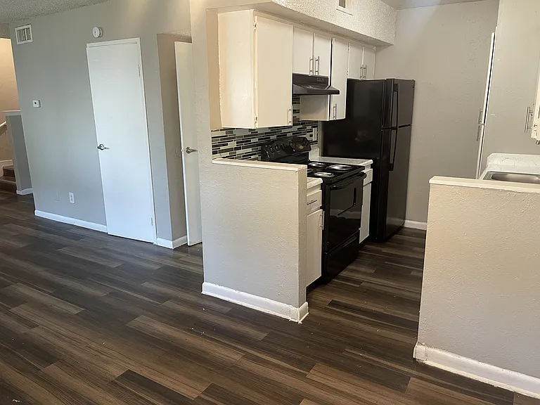 Avaya Garland Apartments — Photo 18
