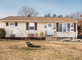 57 Crocus St, Warwick, RI 02886