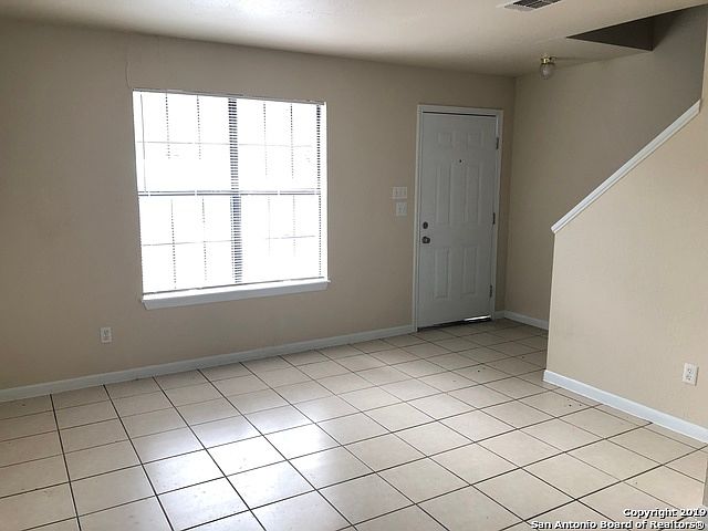 1st image of 7547 Windsor Oaks