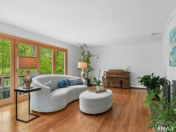 5th image of 19 Timber Mill Cir