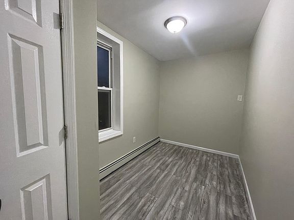 4th image of 114 Mallory Ave #3E