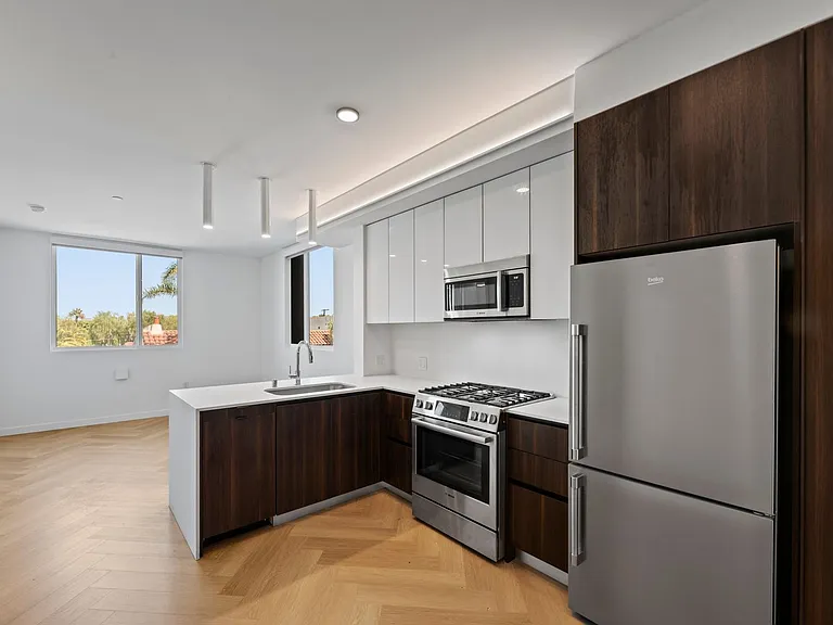 TALA Residences at Gillis House — Photo 16