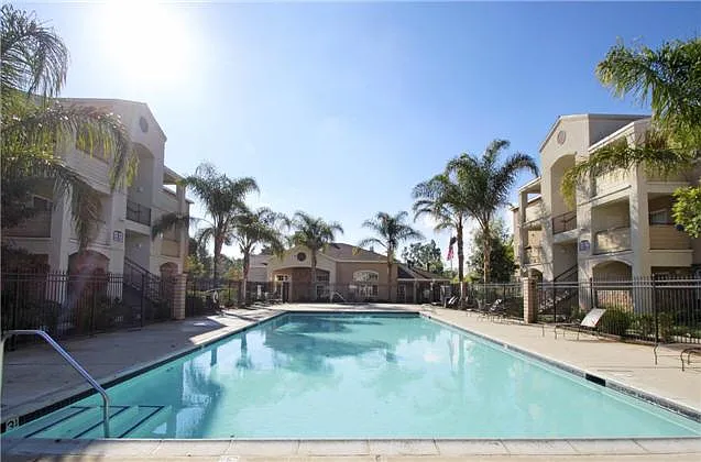 La Pacifica Apartments — Photo 11