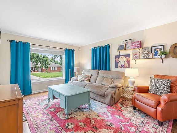 3rd image of 9529 Greystone Ave