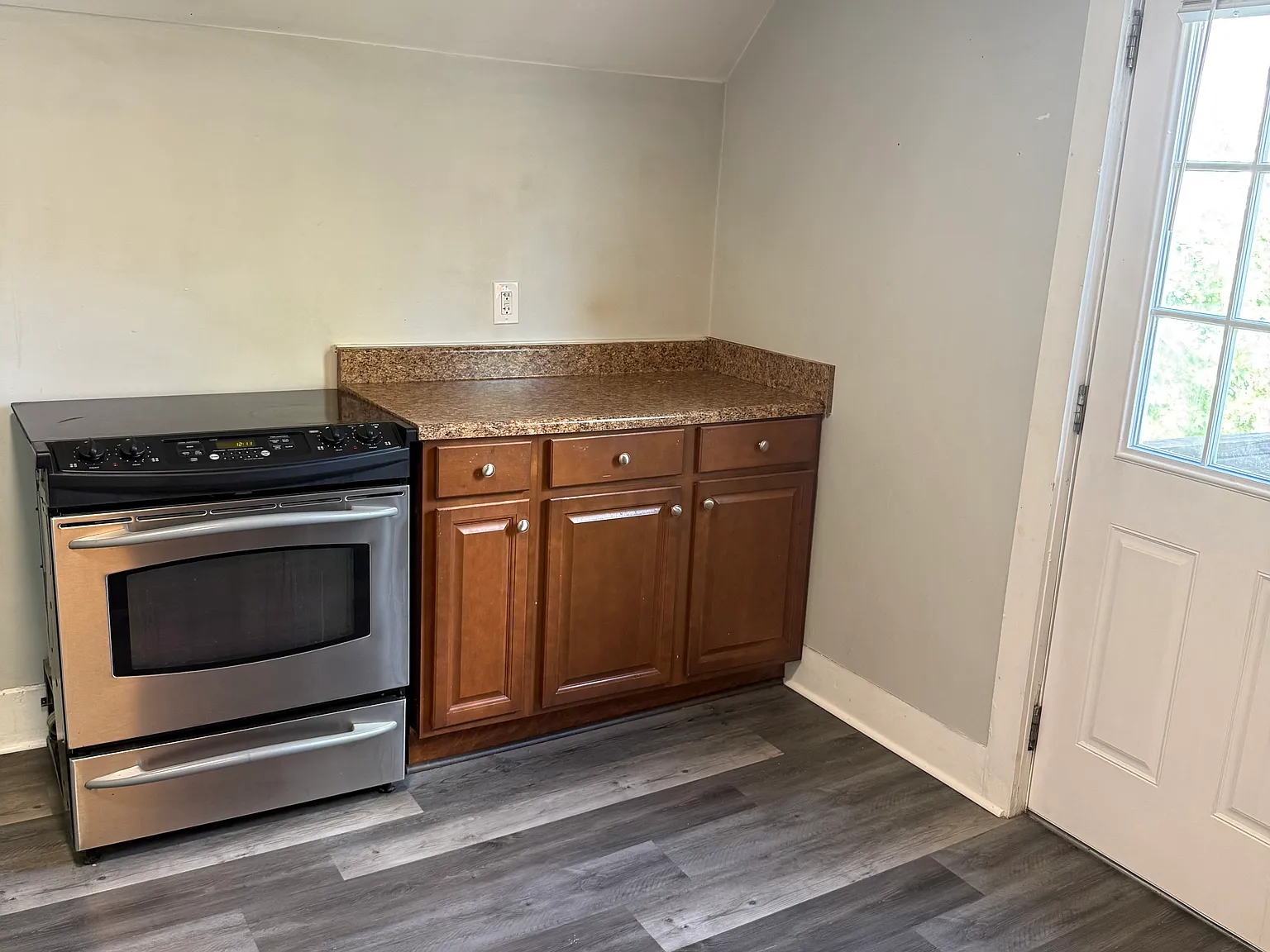 2 bed, 763 sqft, $1,900 — Photo 3