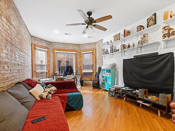 2nd image of 1652 W Farwell Ave APT 2K