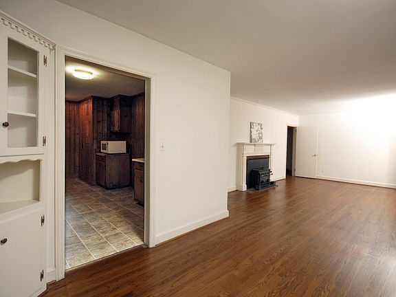4th image of 910 S Crescent Dr