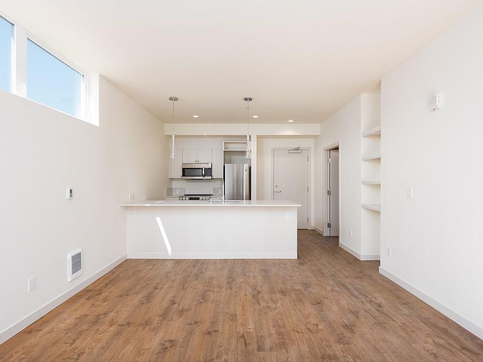 1st image of 1010 Burwell St #101