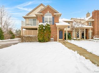 3695 Oakmonte Blvd, Oakland Twp, MI 48306