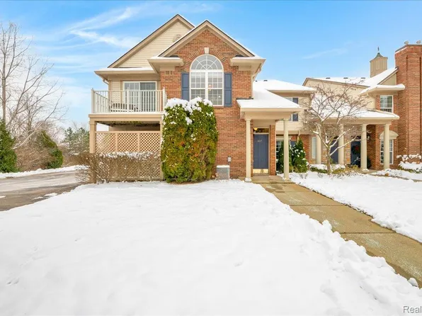 3695 Oakmonte Blvd, Oakland Twp, MI 48306