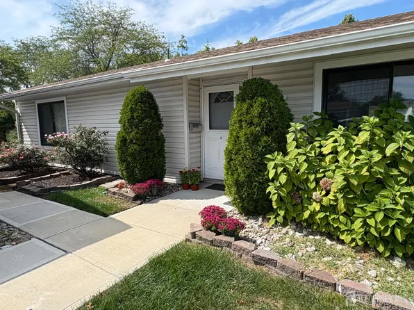 6A Aspen Plz, Monroe Township, NJ 08831