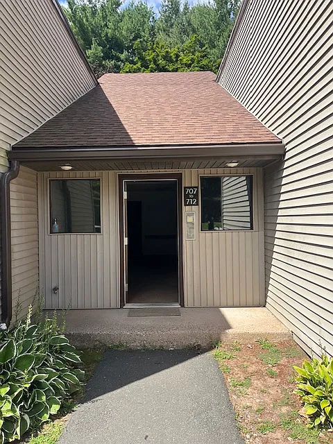 2 bed, 1066 sqft, $2,100 — Photo 3