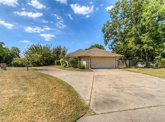 2nd image of 2210 Wildwood Dr