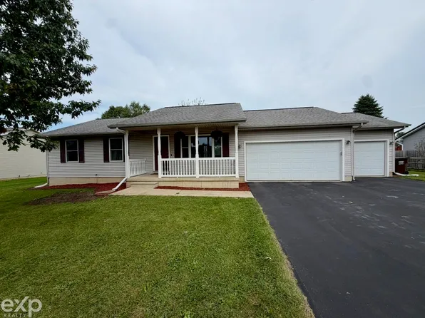 2096 Friar Tuck Cir, Adrian, MI 49221