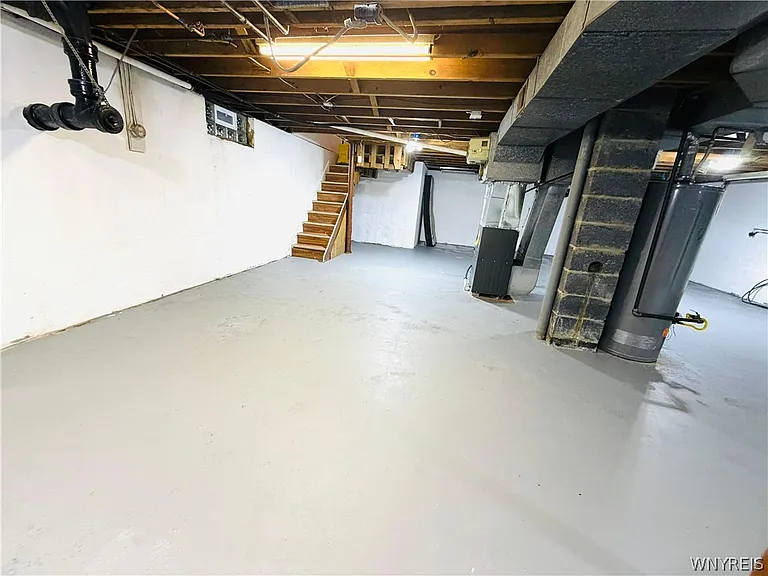 2791 N Forest Rd — Photo 13