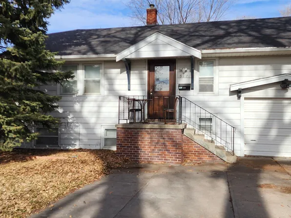 917 Charles Avenue, North Platte, NE 69101