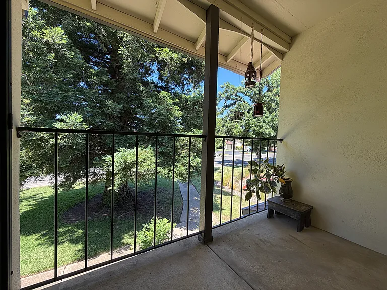 2223 Bridlewood Dr — Photo 20