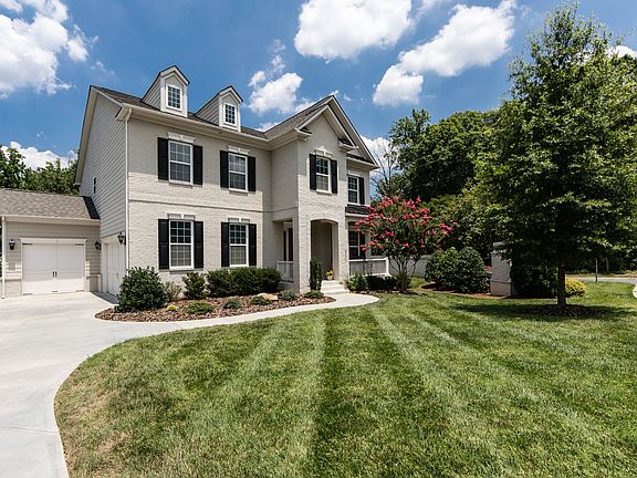4th image of 6904 Park Sharon Ct