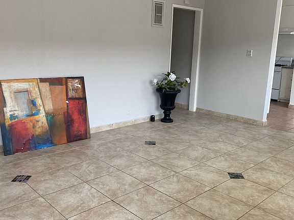 3rd image of 14725 Titus St #25