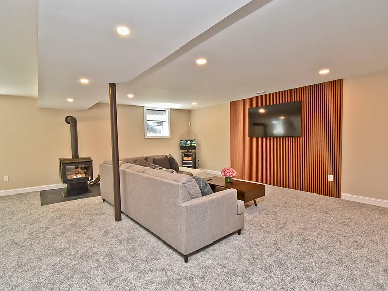 232 Maloney Ln — Photo 35