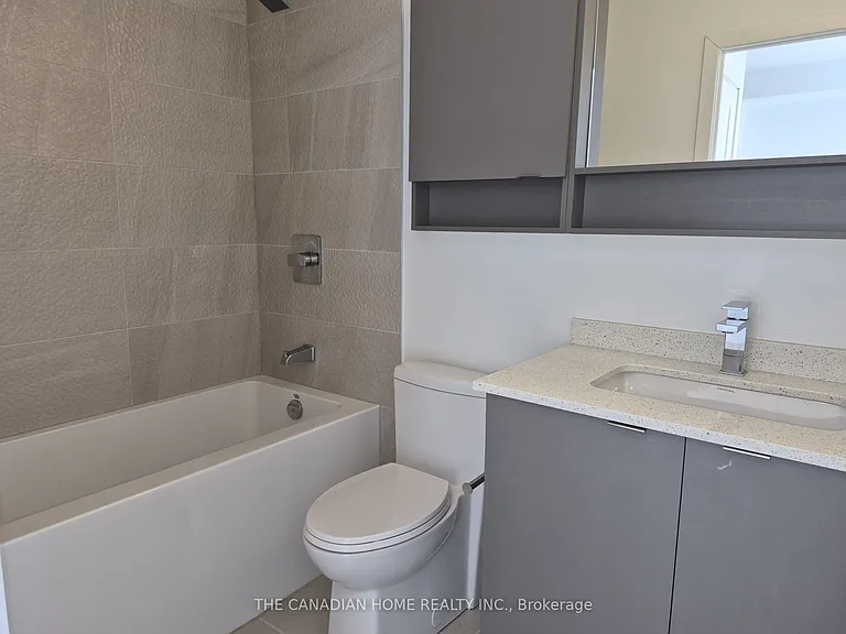 415 Main St W #402 — Photo 6