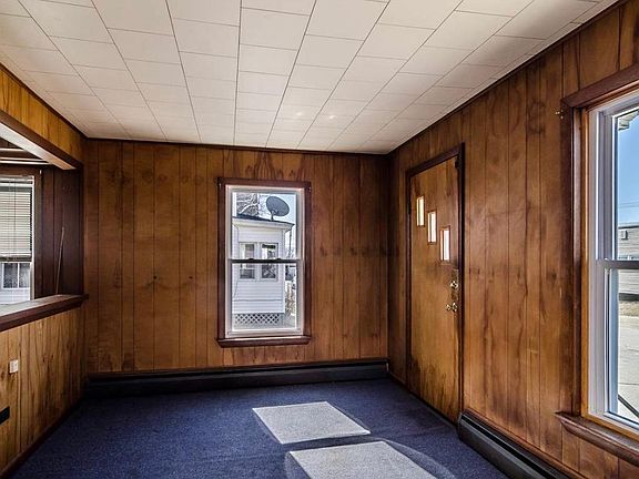 4th image of 517 Montgomery St #1