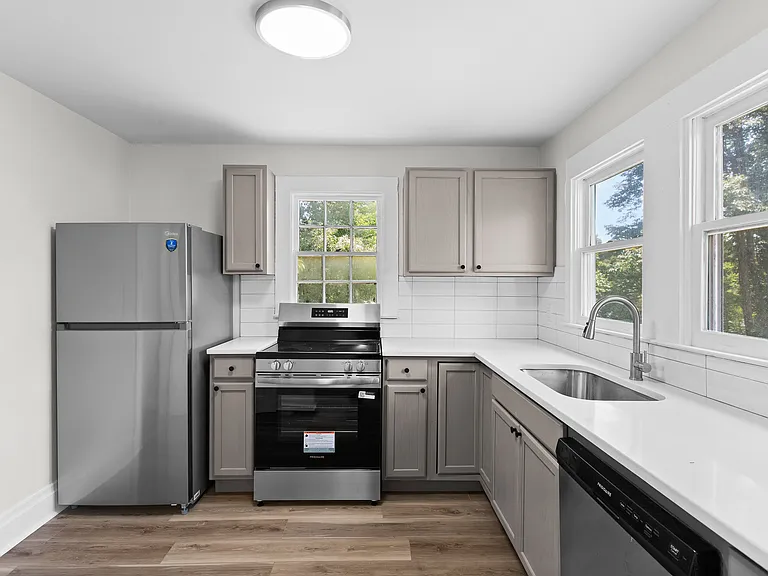 3311 Arlington Dr — Photo 7