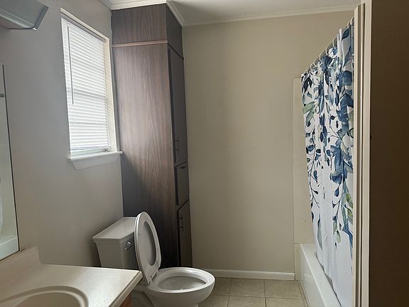 4th image of 1001 Central Ave