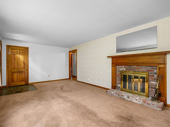 3rd image of 68 Seminole Drive