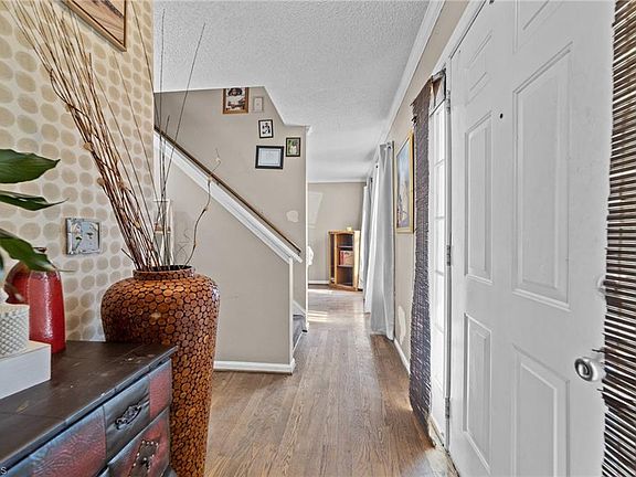 3rd image of 4003 Hope Valley Ln