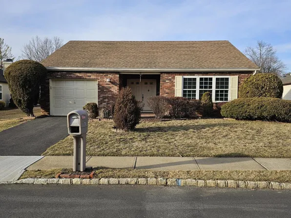 73 Clubhouse Lane, Marlboro, NJ 07746