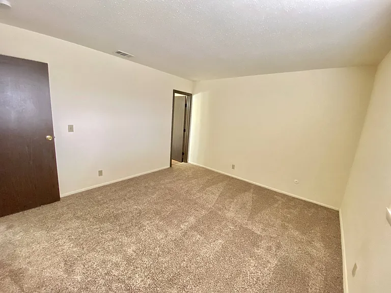 Kimberly Club Apartments — Photo 163
