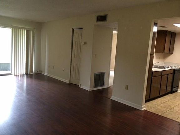 3rd image of 924 Lake Destiny Rd Unit C