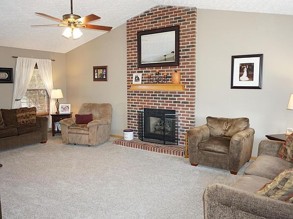 3rd image of 418 Sycamore Creek St