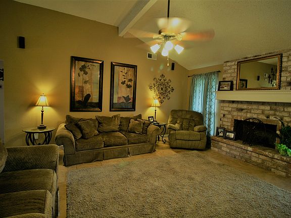 5th image of 4013 Sandy Hollow Dr