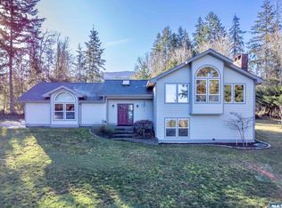 1032 E Tamarack Ln, Pt Angeles, WA 98362