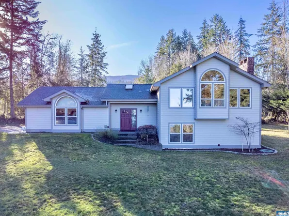 1032 E Tamarack Ln, Pt Angeles, WA 98362
