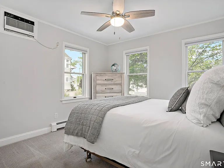1016 Fairfield Beach Rd — Photo 12