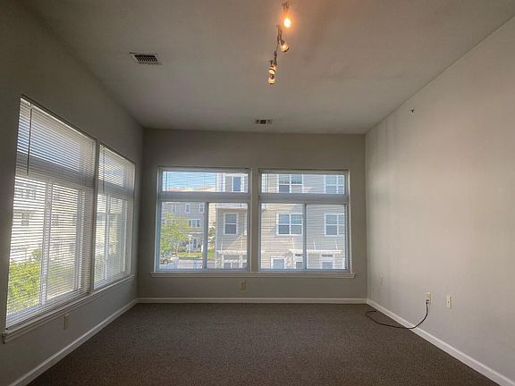 5th image of 6910 Catamaran Way