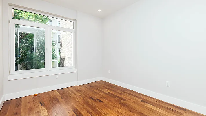 Rented by Nooklyn NYC LLC | media 4