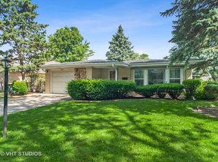 1300 Peterson Ave, Park Ridge, IL 60068