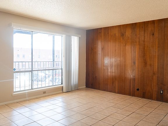 2nd image of 601 W Yandell Dr #74cec372b