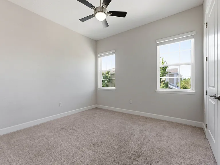 9025 Laureate Blvd — Photo 34