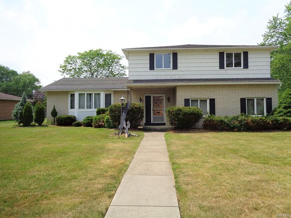1st image of 285 Macarthur Dr