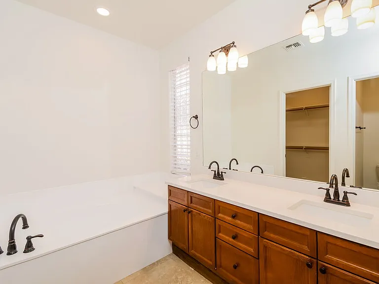 13673 W Cypress St — Photo 11
