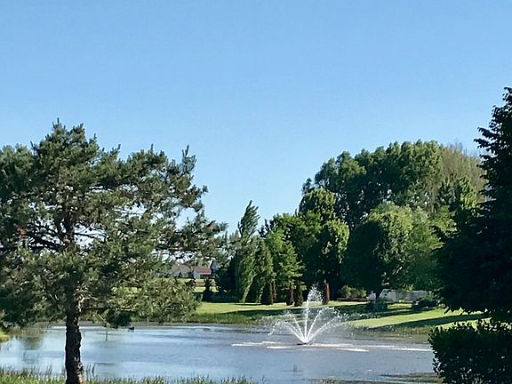 5th image of 403 Heron Creek Dr