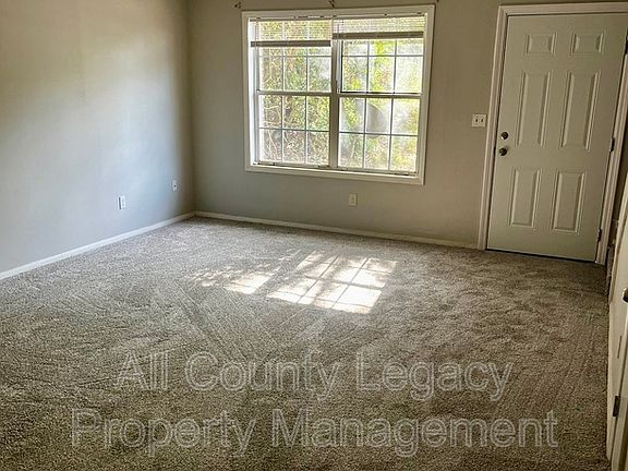 2nd image of 2946 Spruce Cir
