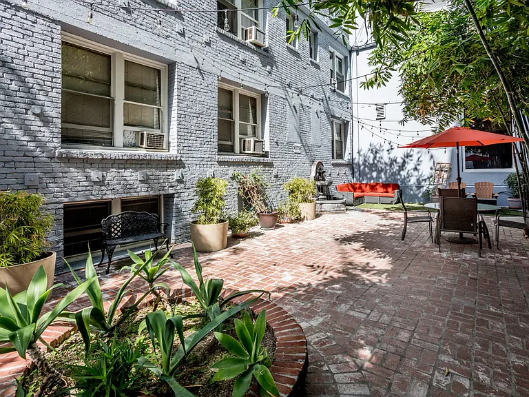 The Lido Apartments — Photo 15